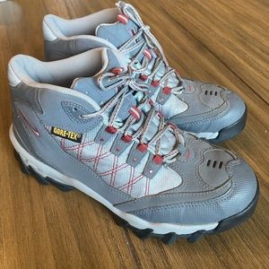 Nike ACG Size 8 Womens